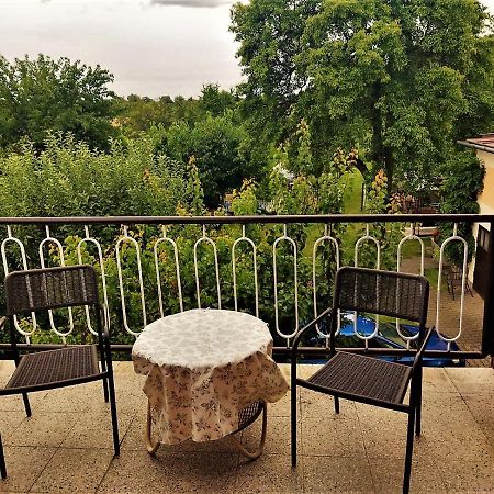 Apartman Se Zahradou Кърнов Екстериор снимка