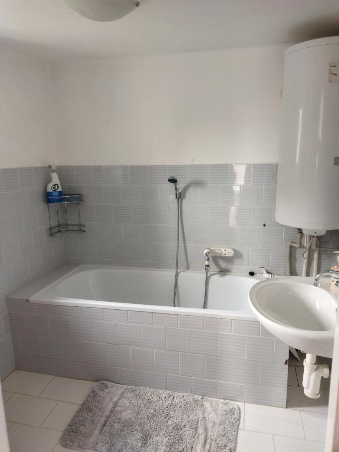 Apartman Se Zahradou Кърнов Екстериор снимка